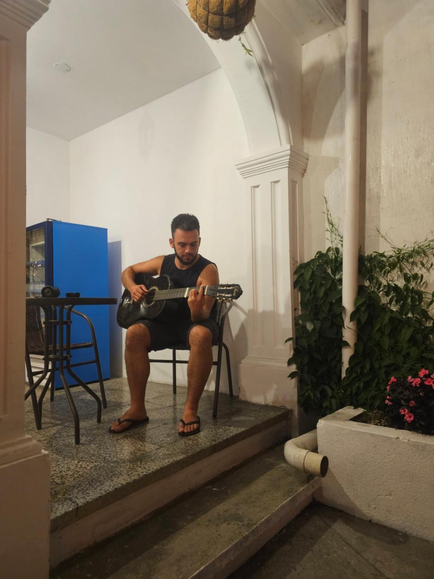 Blue Moon Hostel Antigua Extérieur photo